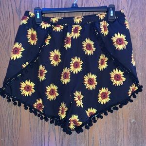 Very cute sunflower loose shorts